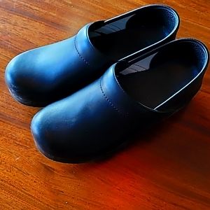 Dansko women's black dress shoes sz 39